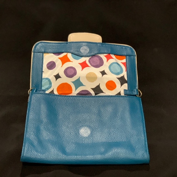 Grace Adele Clutch w/removable strap - Picture 3 of 5